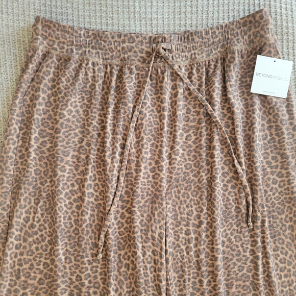 BEYOND YOGA 2X - Picture 10 of 16